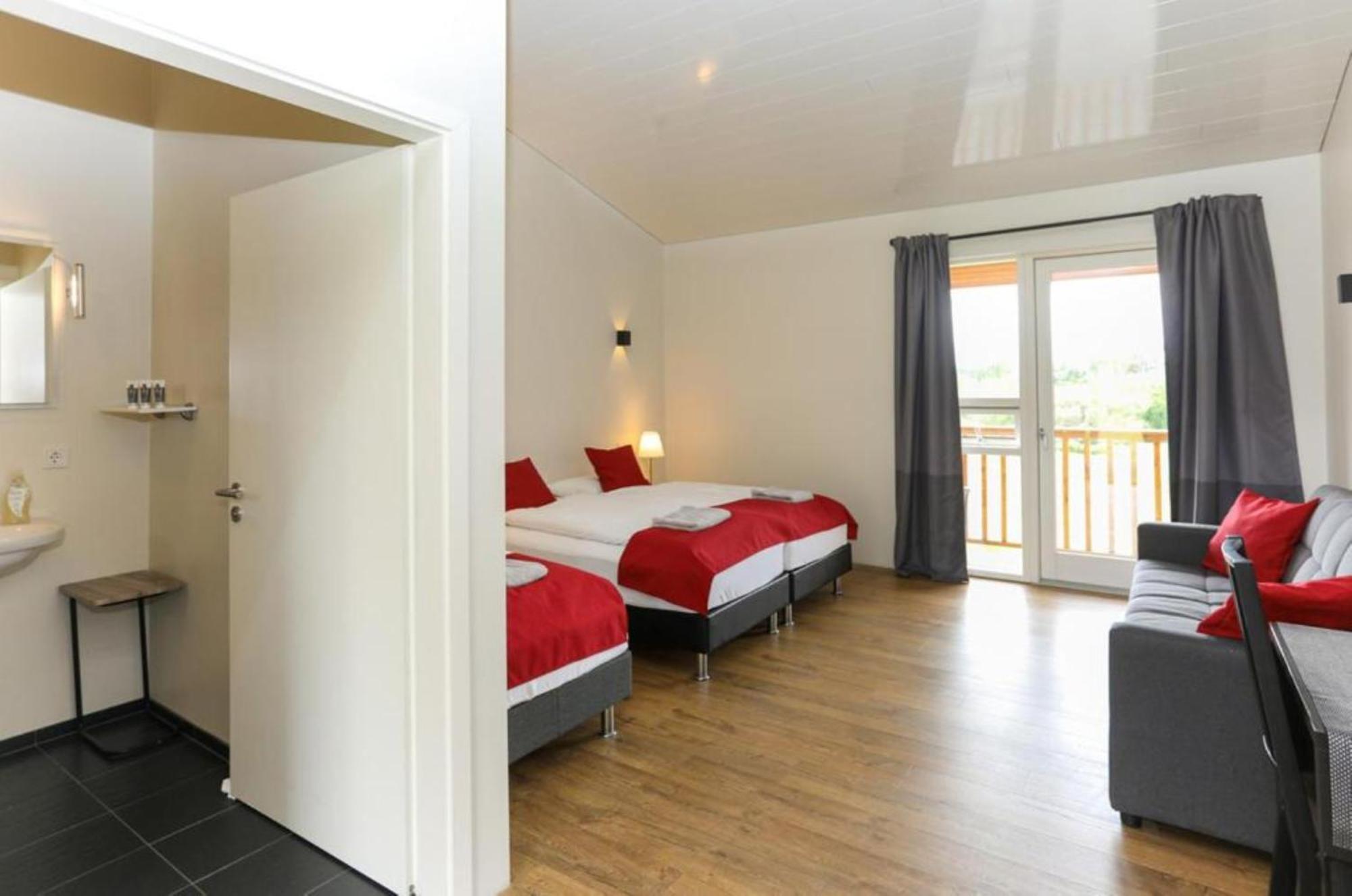 Guesthouse Fludir Bagian luar foto
